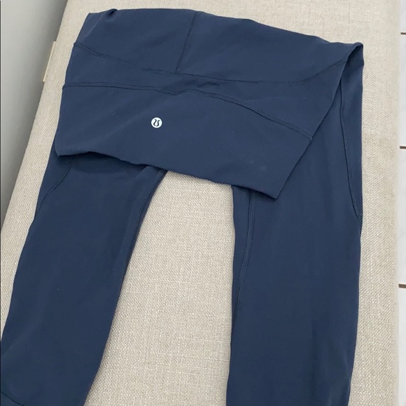 Lulu lemon workout pants - Picture 4 of 4